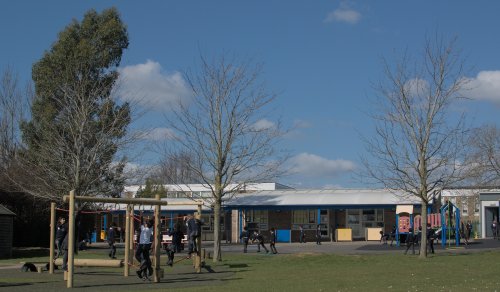 Icknield Primary School, Birdsfoot Lane 